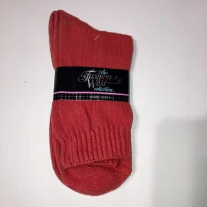 Ladies Vintage Cotton Red Crew Socks Lightweight Sock Size 9-11 - Picture 1 of 2