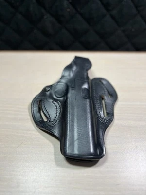 DeSantis Thumb Break Scabbard Holster Colt Officers Model Right Handed #001 F9 - Image 1 of 4