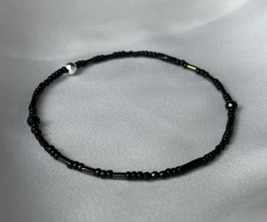 Casual Minimalist Beaded black Seed Bead Petite Friendship Stretchy Bracelet - Picture 1 of 3