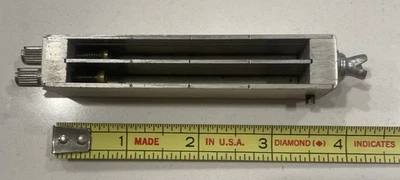 Soporte tipo dos líneas Kingsley estampado en caliente (ver descripción) Foto 1 de 4