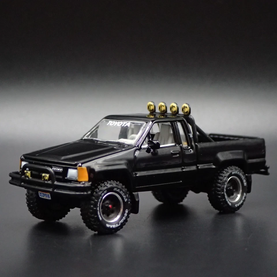 1985 85 TOYOTA SR5 PICKUP TRUCK BACK TO THE FUTURE 1/64 SCALE DIECAST MODEL CAR - Image 1 of 4