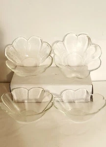 4er Set "Klar" Glas Blumenblütenblatt Servierschalen - Bild 1 von 3