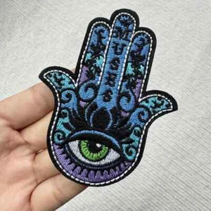 Aplique de parche de hierro bordado a mano Hamsa de 1 pieza con ojo 3 1/2 x 2 3/4" - Imagen 1 de 6
