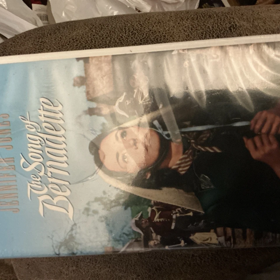 Behind The Lines RARE Artisan 1997 VHS Jonathan Pryce James Wilby WWI Drama