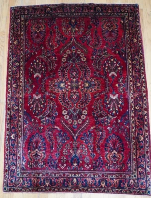 Antigua alfombra oriental roja de lana anudada a mano Saroukk de 1900 3'5" x 5' Foto 1 de 4