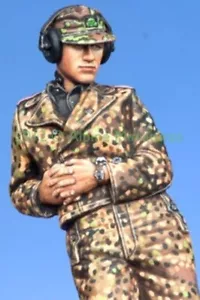 ALPINE MINIATURES 1:35 SET 35140 WWII GERMAN WSS PANZER COMMANDER #2 (1 FIGURE) - Picture 1 of 4