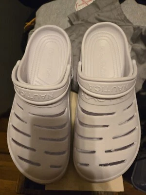 Zuecos de plástico para mujer Nautica Foto 1 de 2