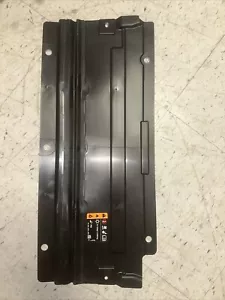 Genuine GM Upper Radiator Air Baffle 84712907 - Picture 1 of 3