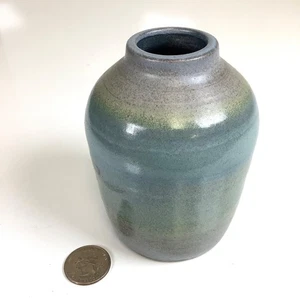 Vintage Kunstkeramik Steinzeug Miniatur Knospe Vase signiert 4,25" hoch blau grün - Bild 1 von 5