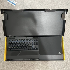 Corsair K63 Wireless Gaming Lapboard with K63 Wireless Keyboard - Afbeelding 1 van 6
