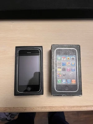 Apple iPhone 3GS - 8 GB - Black (AT&T) With original box - Image 1 of 4