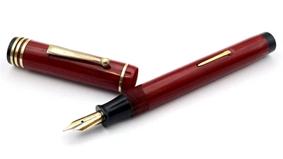 PLUMA ESTILOGRÁFICA VINTAGE BUEN SERVICIO MÁRMOL ROSA SEMI FLEXIBLE ORO 14K MEDIANA NUEVA EN CAJA Foto 1 de 4