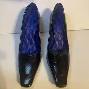 Burberry Chisel Perforated Leather Pointed-Toe Pumps Women’s US Size 6.5 EU 37 - Picture 1 of 9