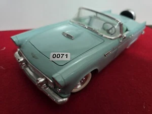 FORD THUNDERBIRD 1956 REVELL SCALA 1/18 No Box Usato - Foto 1 di 3
