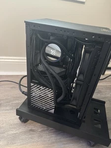 Minimalistic High-End Gaming PC - Picture 1 of 10