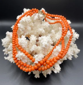 Exquisite dreireihige Korallenkette / Collier - Zdjęcie 1 z 14