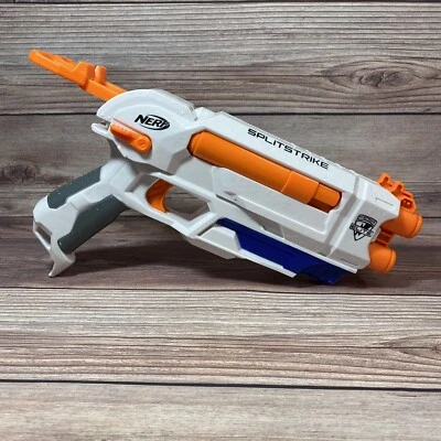 Nerf N Strike Splitstrike se transforma en dos pistolas de doble cañón. ¡Probado funciona! Foto 1 de 4
