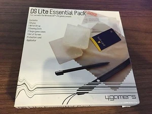 Nintendo DS Lite Essential Pack 4 Spieler Stylus Spiel Hüllen Schutzfolien Gurt #2878 - Bild 1 von 2