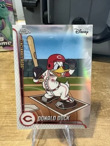 2025 Disney Chrome Donald Duck MLB Cincinnati Reds SSP - Picture 1 of 3