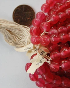 VINTAGE 12 DARK PINK BAROQUE GLASS BEAD BEADS 8mm DEAD STOCK JAPAN - Picture 1 of 4