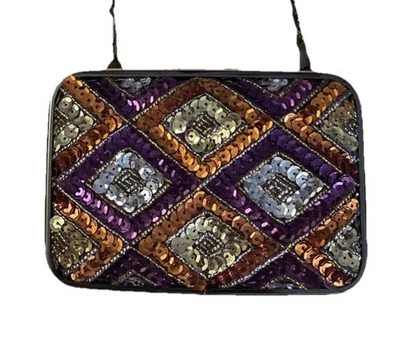 Cartera/cartera de mano marca MMS con lentejuelas. Cadena mide 52 pulgadas de largo satinado interior limpio Foto 1 de 4