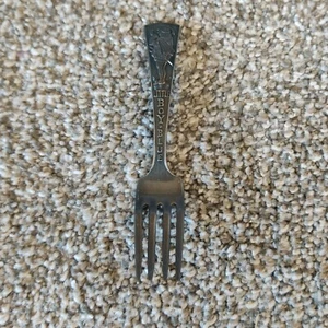 Vintage kleiner Junge blau Kinderreim Baby Gabel Alvin Silver Co Sterlingsilber - Bild 1 von 4