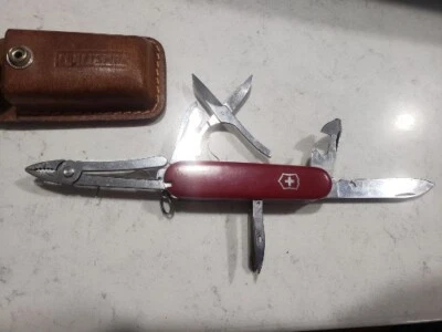 Navaja Suiza Multiherramienta Victorinox Acero Inoxidable Oficial Suisse con Funda Foto 1 de 4
