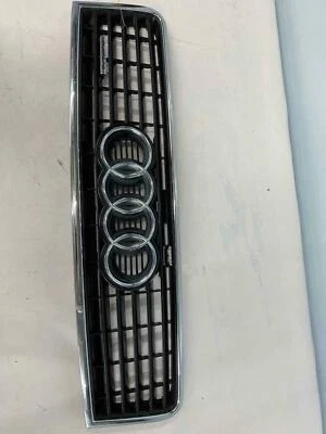 Grille AUDI A6 02 03 04 slilght pitting bumper mount 6 cyl. lower Foto 1 de 4