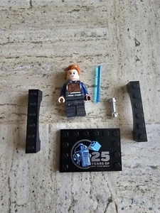 LEGO Cal Kestis Minifigure With Blue Saber With 25th Anniversary Tile From 75394 - Picture 1 of 7
