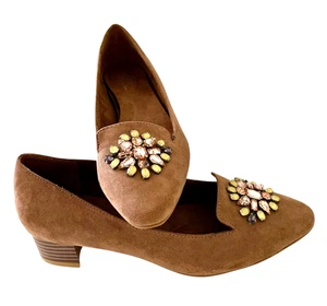 Ann Marino by Bettye Muller Damenschuhe Größe 6 Wildleder hellbraun mit Schmucksteinen besetzt - Bild 1 von 11