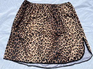 Vintage Half Slip Skirt Plus Size 3X Made in USA Nylon Leopard Animal Print - Picture 1 of 3