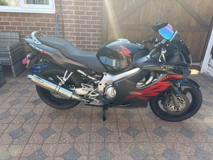 Honda CBR 600 F4 - Picture 1 of 8
