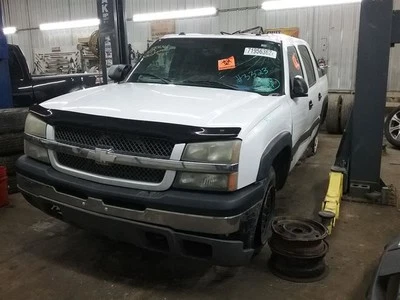 Radiator With Rear Auxiliary AC Fits 00-04 SUBURBAN 1500 1163475 - Image 1 of 4