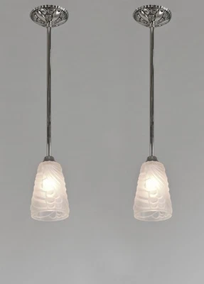 un par de luces colgantes francesas Art Deco 1930 de Degué - 5 disponibles Foto 1 de 4