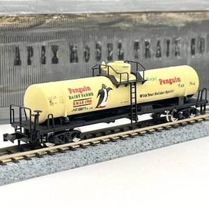 Kato Con-Cor Penguin Dairy Farms Christmas Taki 3000 Tank Car XMAS 1980 N Scale - Picture 1 of 11