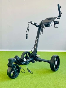 Axglo V2 Golf Push Trolley, 3-Rad in der Farbe Schwarz/Weiß - Bild 1 von 9
