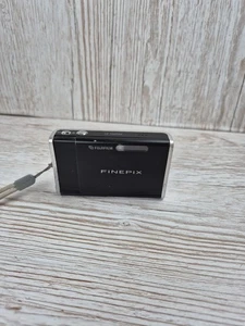Fujifilm FinePix Z Series Z1 Zoom 5,1-MP-Digitalkamera – schwarz - Bild 1 von 6