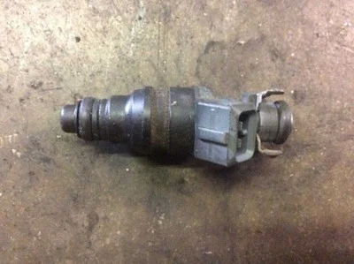 INYECTOR DE COMBUSTIBLE COMPATIBLE CON 93 94 95 96 97 98 99 MERCEDES BENZ E320 S320 C280 Foto 1 de 4