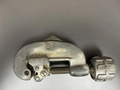 RIGID NO. 10 TUBING PIPE CUTTER 1/8 to 1 inch  - Image 1 of 4
