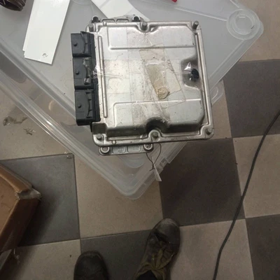 8200393505 Centralina iniezione  RENAULT MEGANE 1a Serie 1.9 dCi Cpè 2p/d/1870cc - Immagine 1 di 4