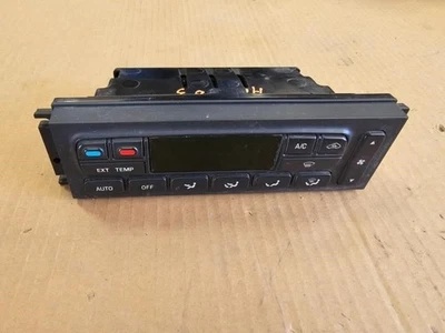 05-07 Ford F250 F350 Super Duty Automatic Digital Climate AC Control Switch - Image 1 of 4