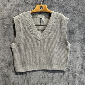 H&M Divided Sweater Vest Womens XL Gray Knit V-Neck Cropped Pullover Sleeveless - Picture 1 of 7