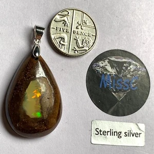 AUSTRALIAN FIRE OPAL IN MATRIX STONE 29.5ct with 925 STERLING SILVER BAIL - Picture 1 of 9