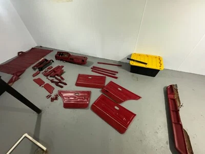 lápiz labial volkswagen rabbit interior rojo  Foto 1 de 4