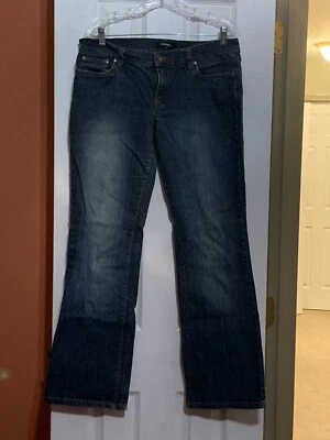 Daisy Fuentes Size 12 Blue Jeans Denim 5 Pocket Boot Cut Jeans - See Description - Image 1 of 4