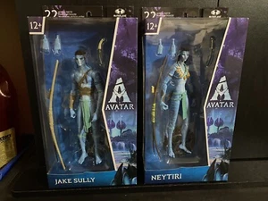 Juego de 2 juguetes McFarlane película de avatares Jake Sully Neytiri 7 pulgadas regalo perfecto de Navidad - Imagen 1 de 6
