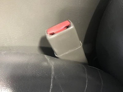 Seat Belt Front Bucket Seat Driver Buckle Fits 02-04 BRAVADA 2540938 Foto 1 de 4