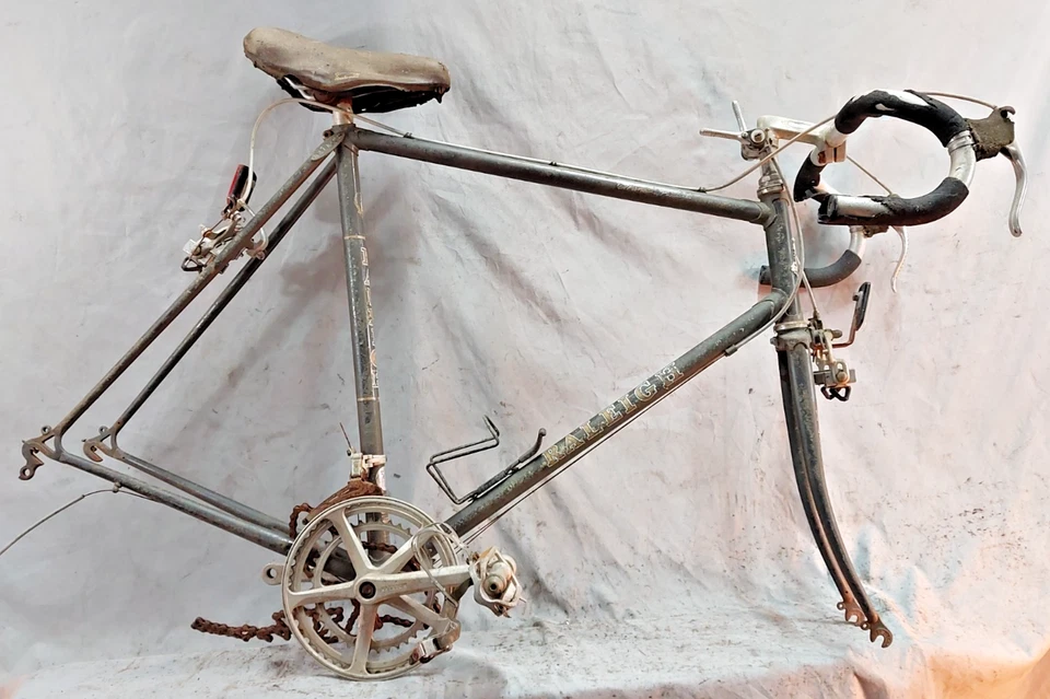 Juego de cuadro de bicicleta de carretera Raleigh Grand Prix 1988 grande 60 cm con orejetas 502 acero cromado Foto 1 de 4