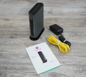 MOTOROLA 16x4 Cable Modem, Model MB7420, 686 Mbps DOCSIS 3.0 - Picture 1 of 3