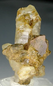 BROOKITE QUARTZ -32 CARATS RED BROOKITE, QUARTZ AND FELDSPAR PAKISTAN, (FR-63), - Picture 1 of 7